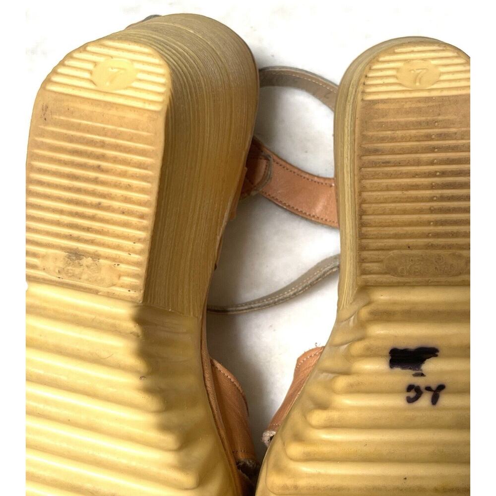 Vintage Cherokee Sandals Rubber Wedge Heel 1960-1970 Tan Orange Leather Size 7 - Picture 9 of 11